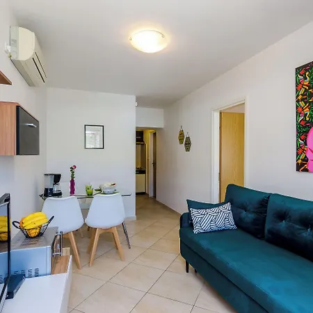 오르카 아파트먼트 *