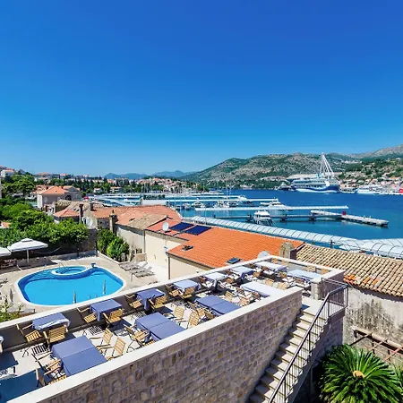 오르카 아파트먼트 *