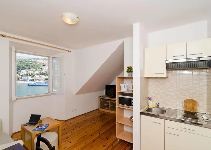 오르카 아파트먼트 *